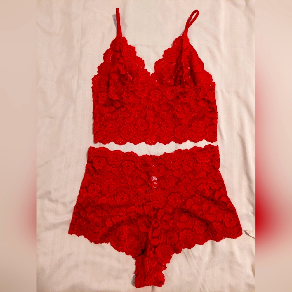 Red 2-pc lingerie set, Top size L, Bottom size 6M
